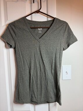 Mossimo Women's V-Neck Tee in Heather Olive Green